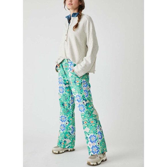 Free People Pants - NWT FP Movement Bunny Slope Printed Ski Pants / Green Print